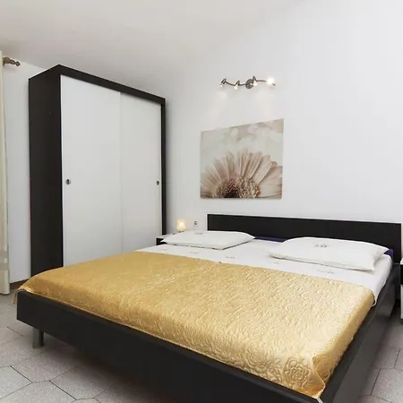 Fuer 4 Personen Ca 80 Qm In Valbandon, Istrien Istrische Riviera Apartment Valbandon