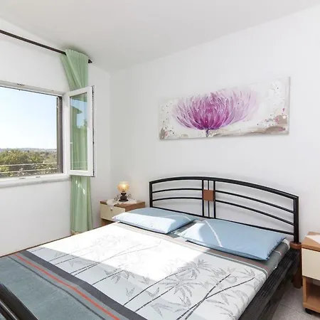 Apartment Fuer 4 Personen Ca 80 Qm In Valbandon, Istrien Istrische Riviera Valbandon