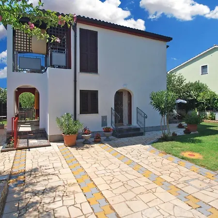 Apartment Fuer 4 Personen Ca 80 Qm In Valbandon, Istrien Istrische Riviera *