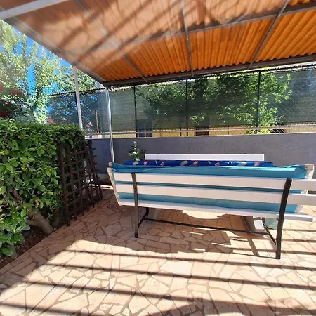 Apartment Fuer 4 Personen Ca 80 Qm In Valbandon, Istrien Istrische Riviera *